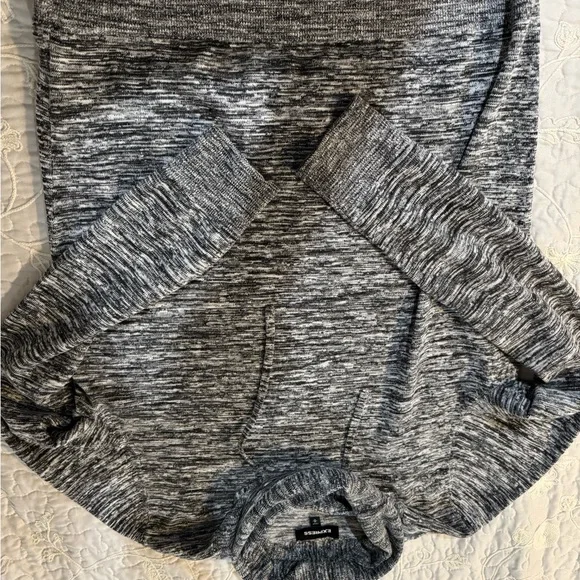 Express sweater - Picture 3 of 3